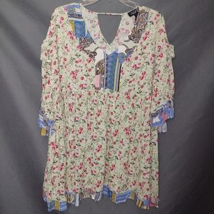 Boho floral babydoll V-neck tunic top, medium